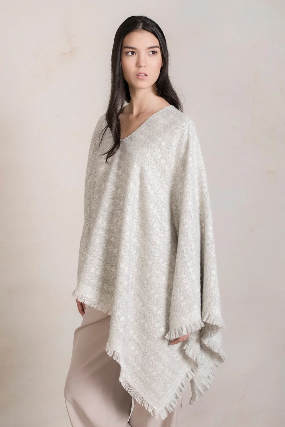 Reiza Cape Alpaca & Wool Color Grey & Ecru